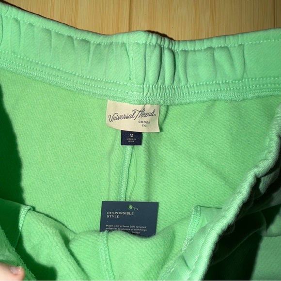 Universal Threads Fleece Shorts - Picture 2 of 2